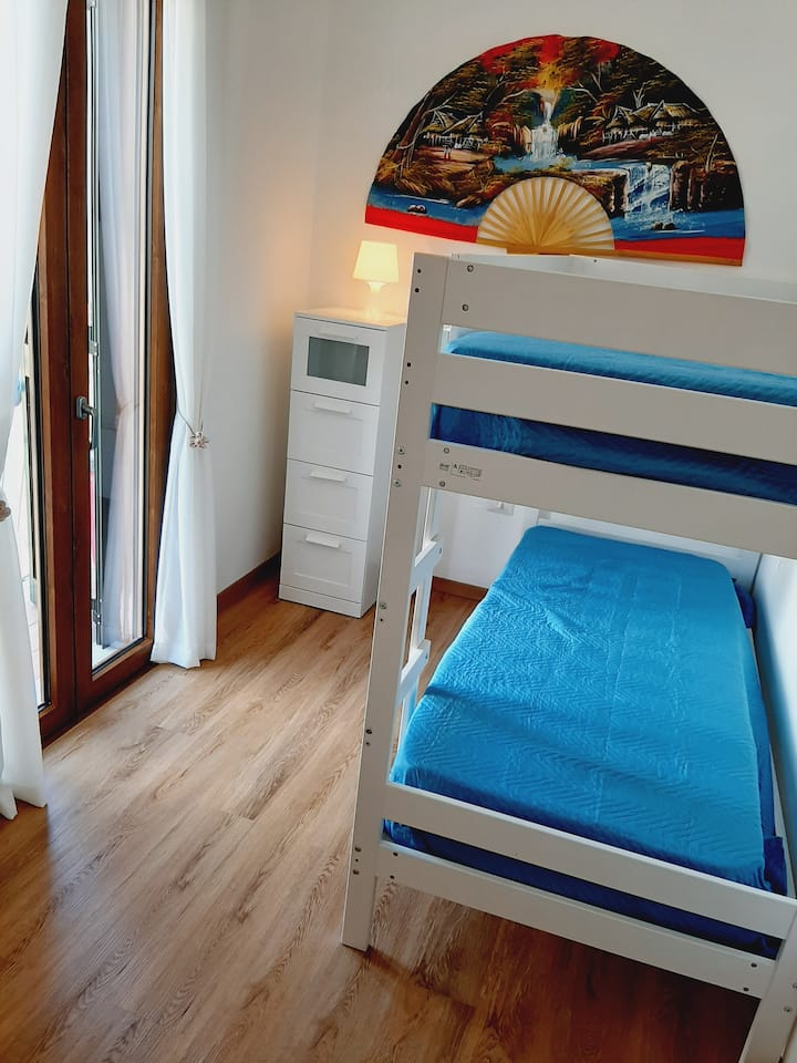 Dormitorio con litera