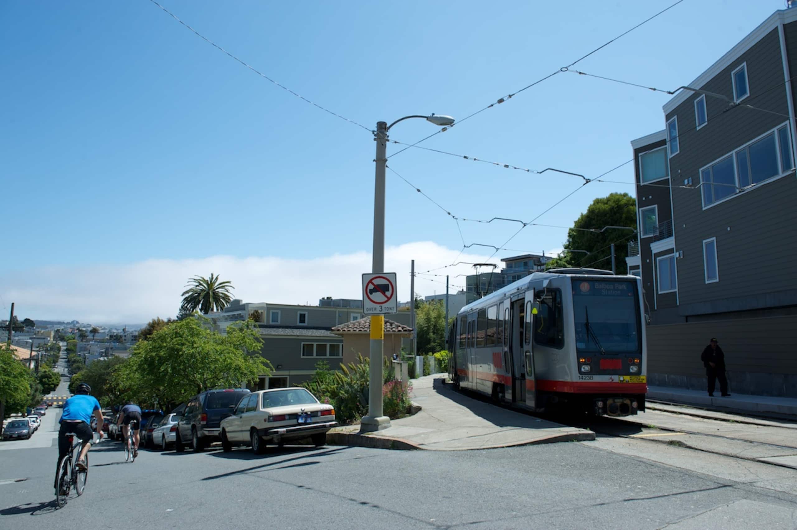 Home in San Francisco · ★4.92 · 4 bedrooms · 5 beds · 2 baths - Image 38