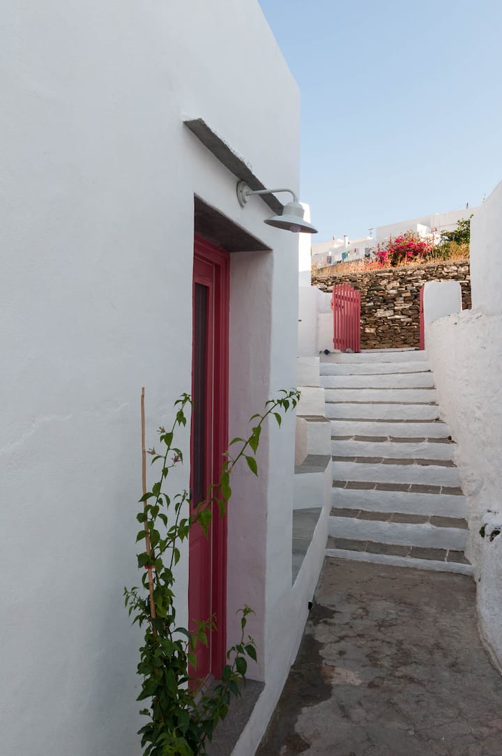 "Voukamvilia - Vougainvillea" - Apollonia - Sifnos