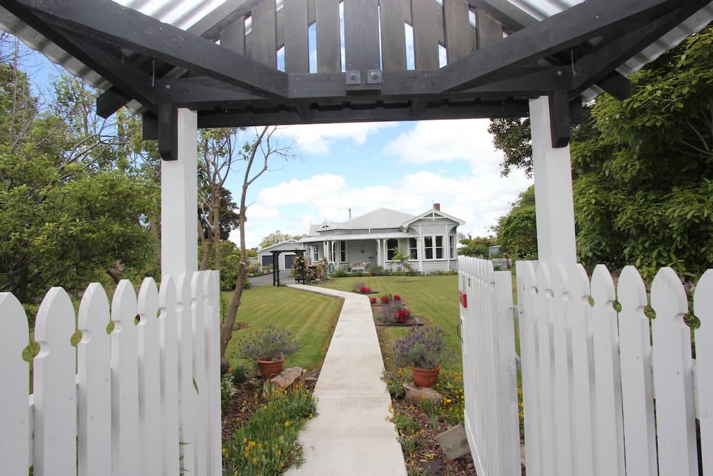 Lychgate entrance from Pukepapa Road
