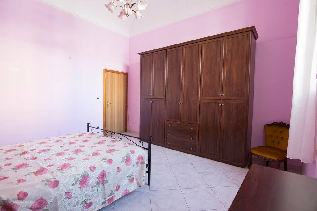 L'armadio della camera da letto è molto capiente