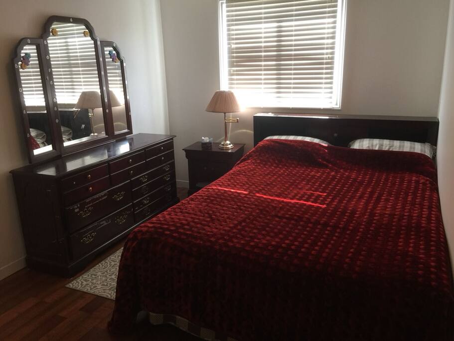 2nd bedroom