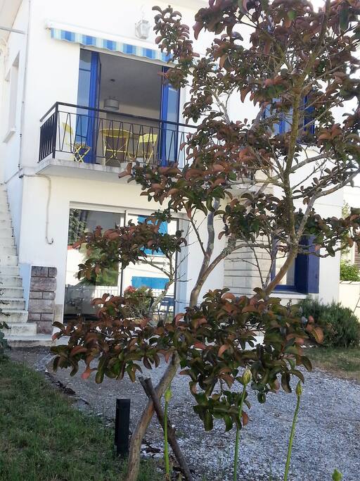 Villa années 50 à 3mn de la plage de Pontaillac, côté rue