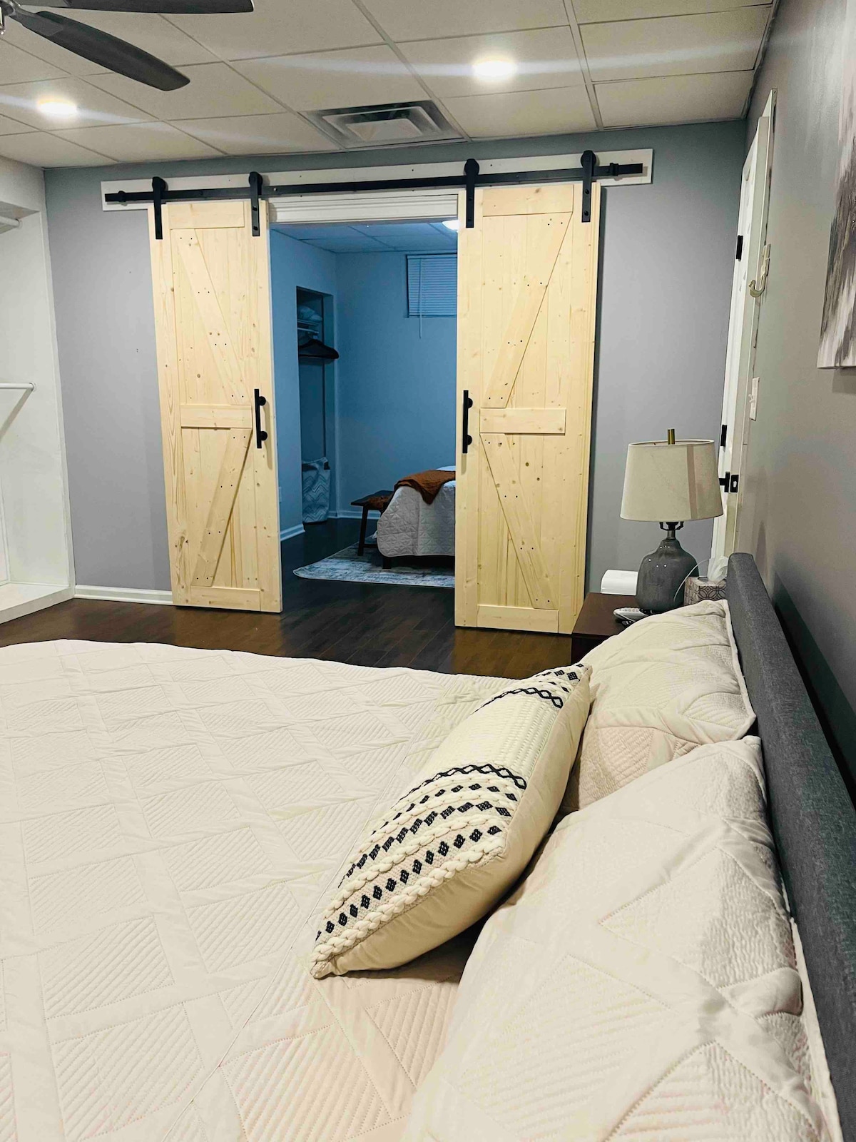 2BR/ Modern Basement Suite