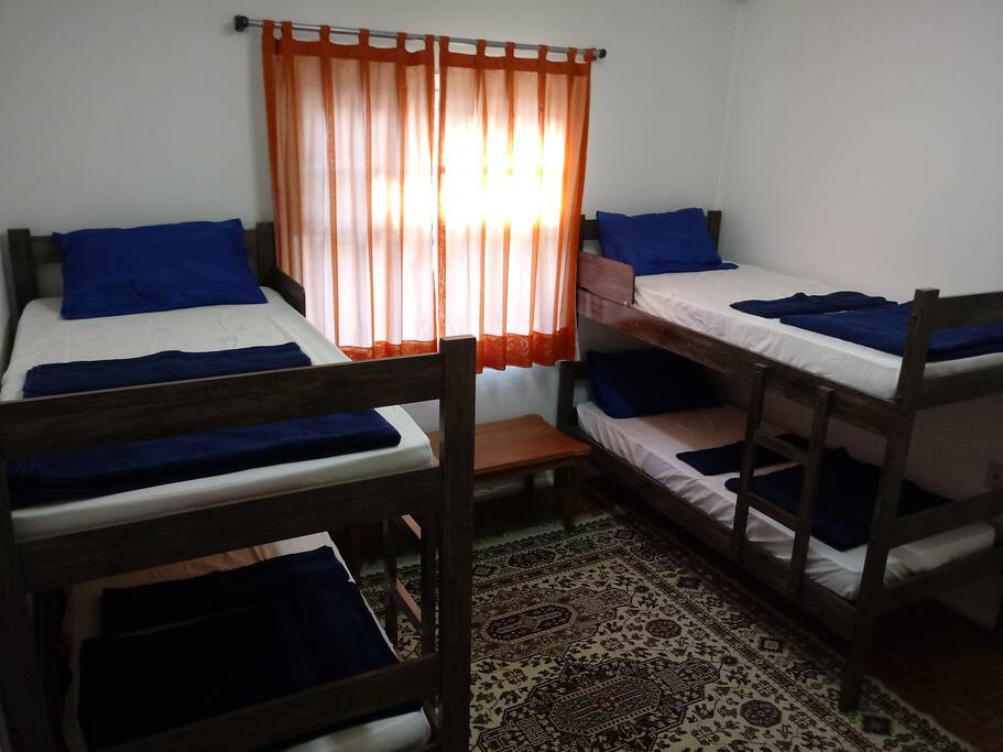 QUARTO COMPARTILHADO