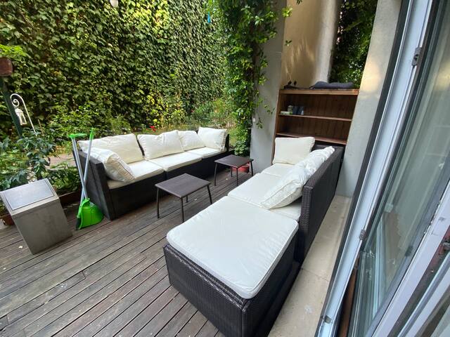 Spacious apartment with garden and swimming pool gallery image 2