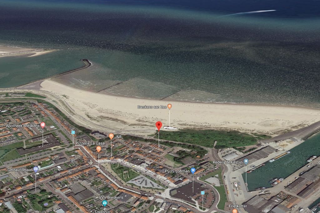 Ligging vakantiehuis vlak bij restaurants, winkels, strand en zee