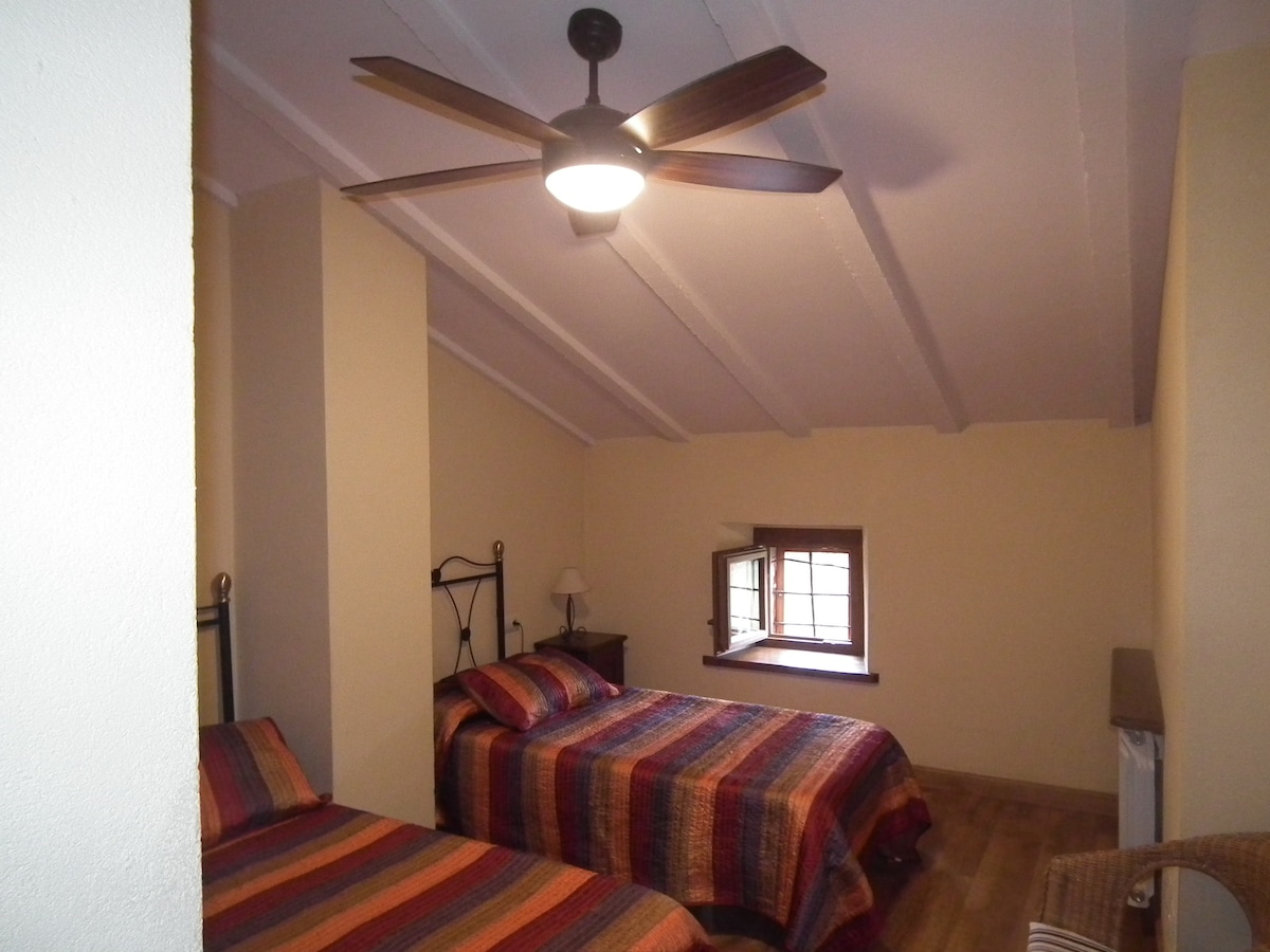 საძინებელი 1