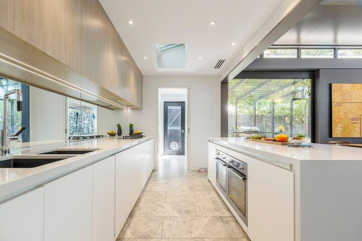 Luxury Architectural Residence (Hawthorn) gallery image 4