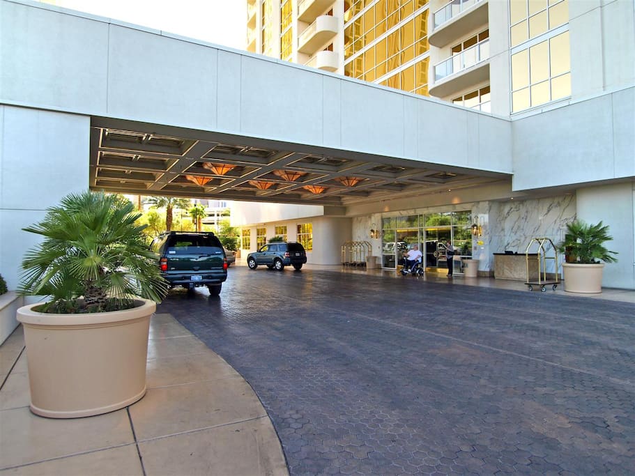 Tower 3 valet entrance