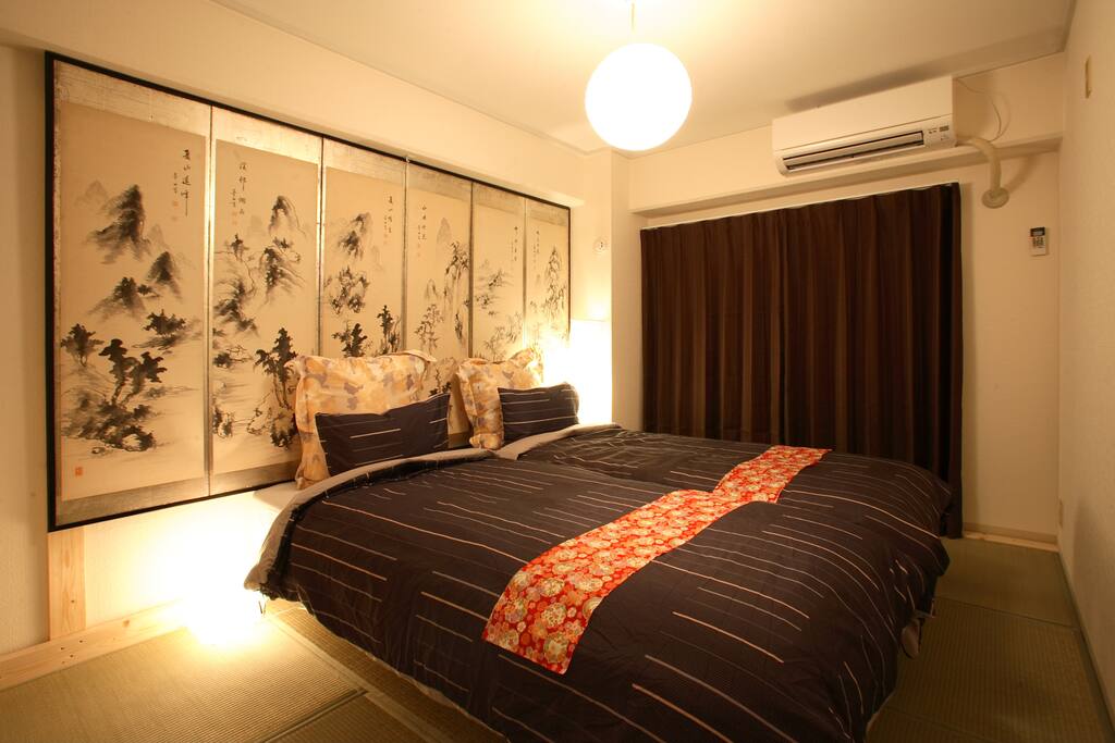 MAIN BED ROOM