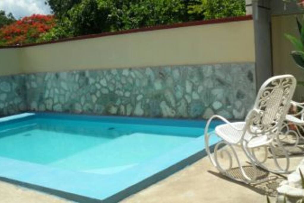 Pool 1-2