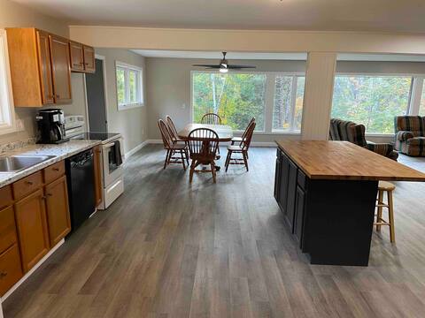 Trailside Getaway! Newly renovated 5bdrm 16+ guest