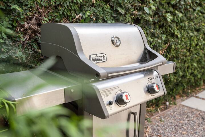 A Gorgeous Getty 2 Home -walk to the beach 30 day gallery image 5