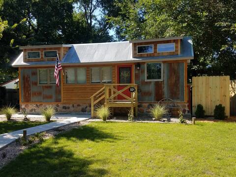 Rustic Retreat Tiny house