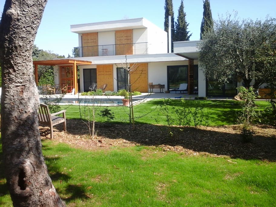 maison vue du jardin