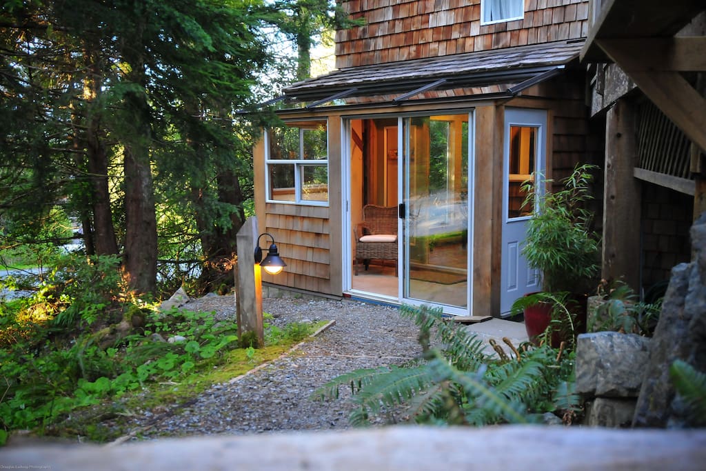 Tonquin Beach Suite Tofino Apartments for Rent in Tofino, British