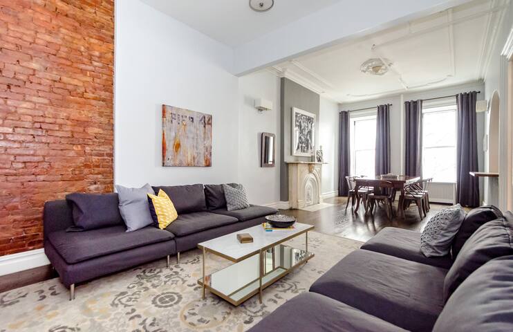 Lux 4 Bedroom Midtown Townhouse- Location Location gallery image 5