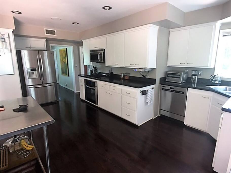 Gourmet kitchen