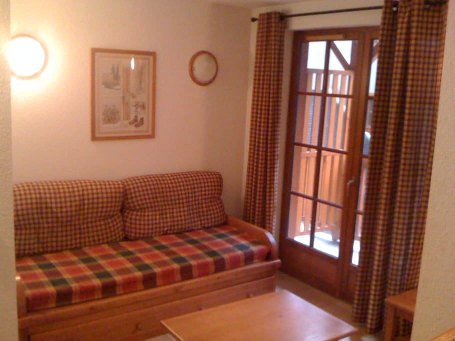 Salon et balcon