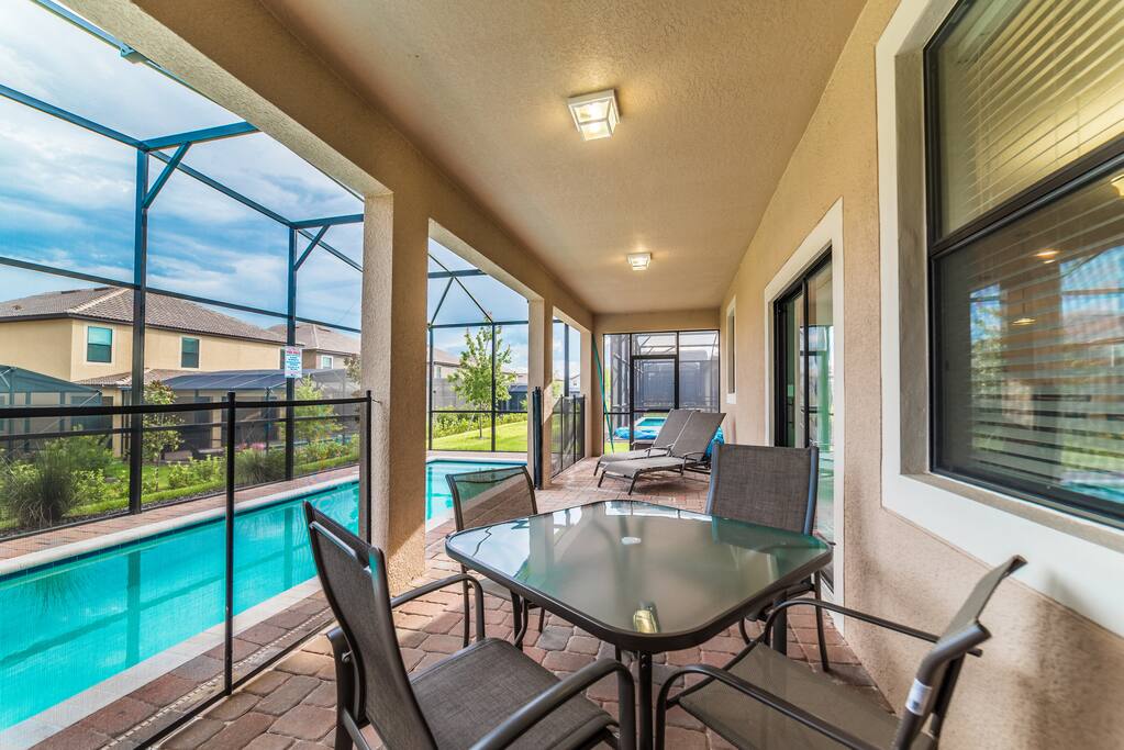 dine by the pool