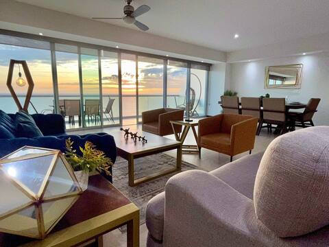 Peninsula Luxury beachfront condominium