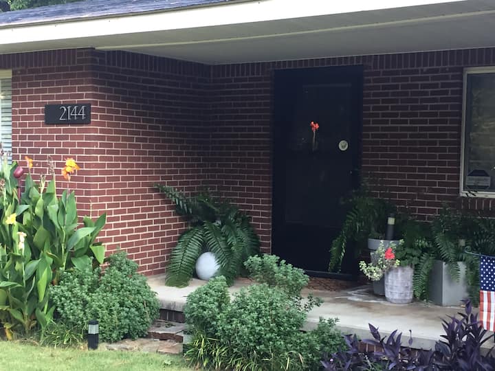 Artsy Ranch Home Near U of A Houses for Rent in Fayetteville