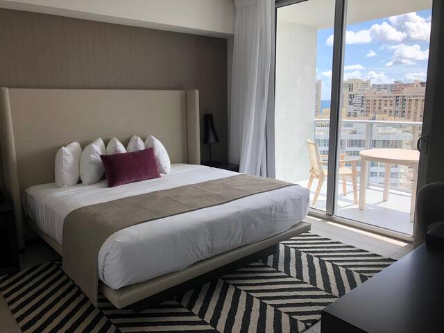 Hallandale Beach Luxury 3BR | Stunning 360° Views gallery image 5