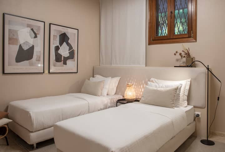 BEDROOM #5 - UNDERGROUND FLOOR