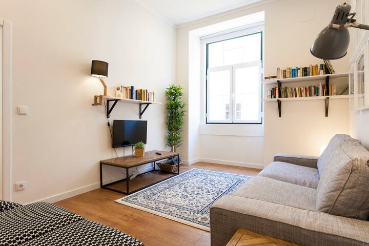 Central Downtown 3E up to 13guests by Central Hill gallery image 3