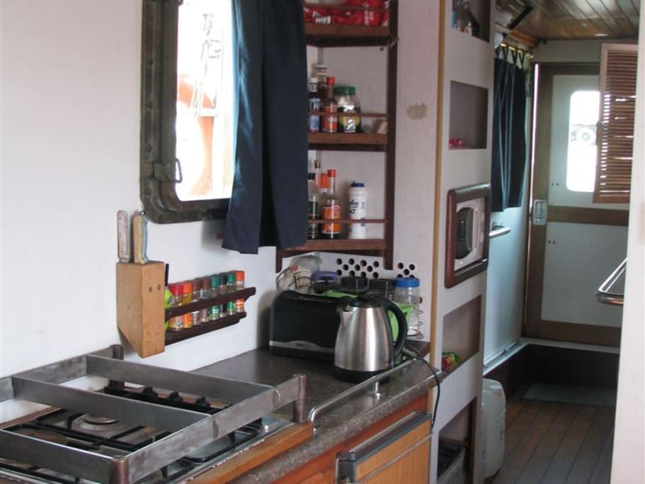 Fully functional kitchen facilities, including gas stove, electric over, microwave and kettle.