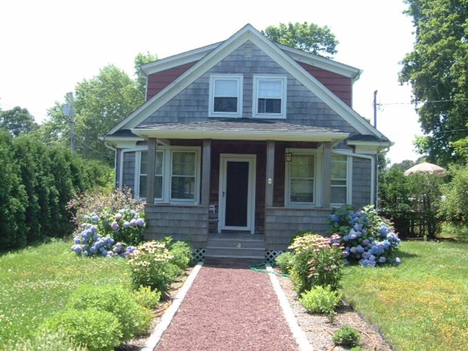 Delightful Country House Escape Houses for Rent in East Quogue, New