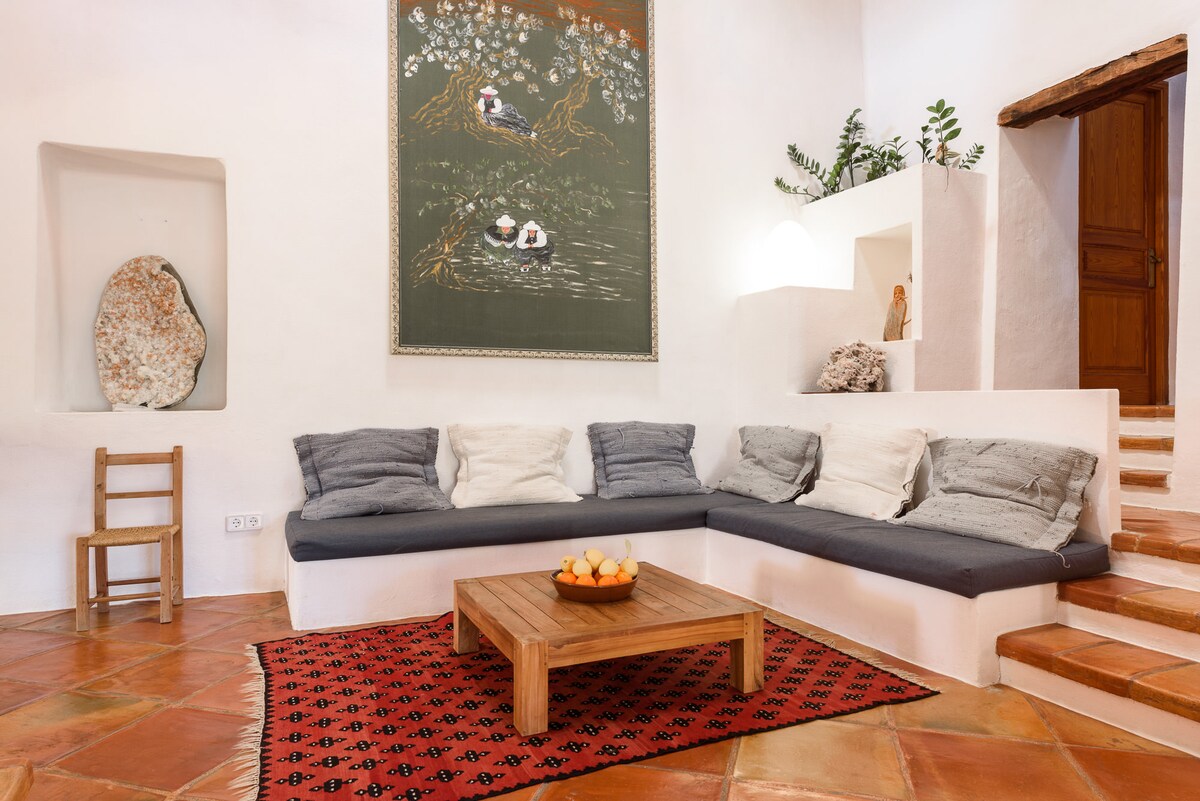 Gorgeous authentic Finca Ibicenca near San Rafael 3