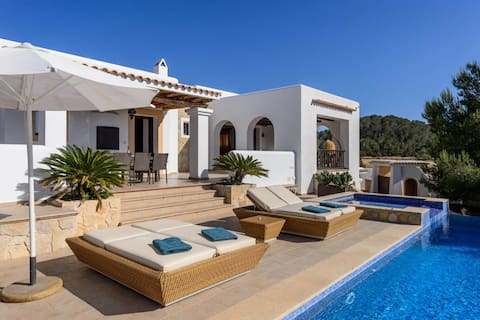 Villa Almond with a view of the sea and sunset