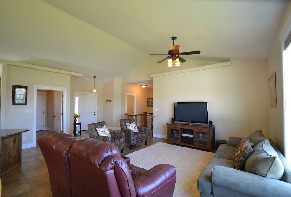 Open floor plan with tiled floor and A/C