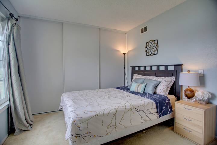 3 Bed 2 Bath House Uphill with City Light View