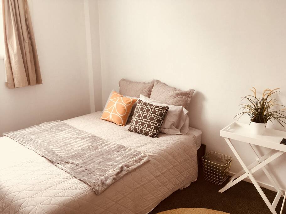 Back room queen bed