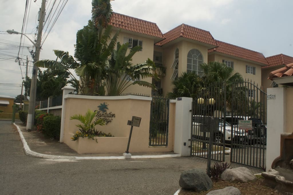 Top 100 Airbnb Rentals in Kingston, Jamaica