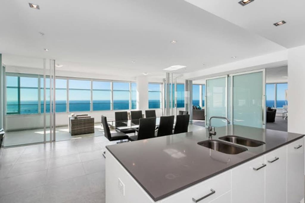 Q1 Resort Four Bedroom Penthouse Level 71 Serviced apartments for Rent in Surfers Paradise