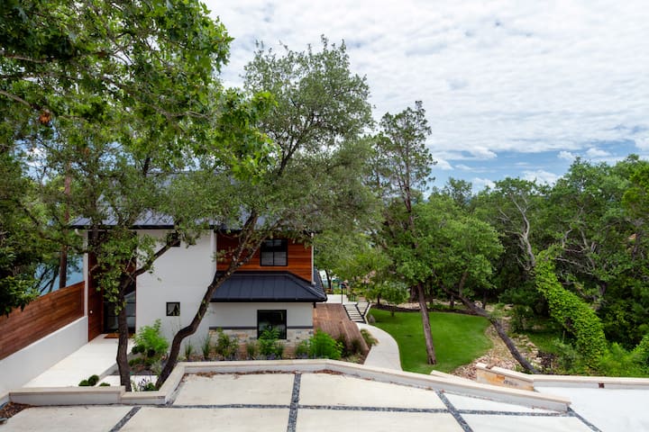 Waterfront Oasis on Lake Travis