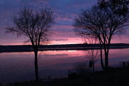 Lake Onalaska Cabin surrounded by Wildlife Refuge