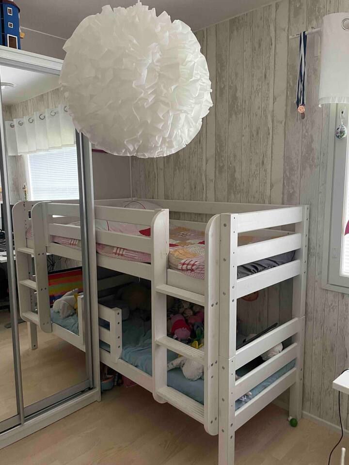 Chumba cha 3 cha kulala. Kitanda cha ghorofa sentimita 70 *sentimita 160 * 2