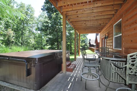 Ozark Legends - Hot Tub, 1 Mile to Thunder Ridge