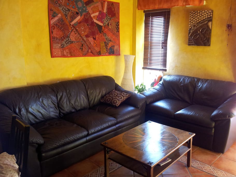 confortable comedor con smart TV