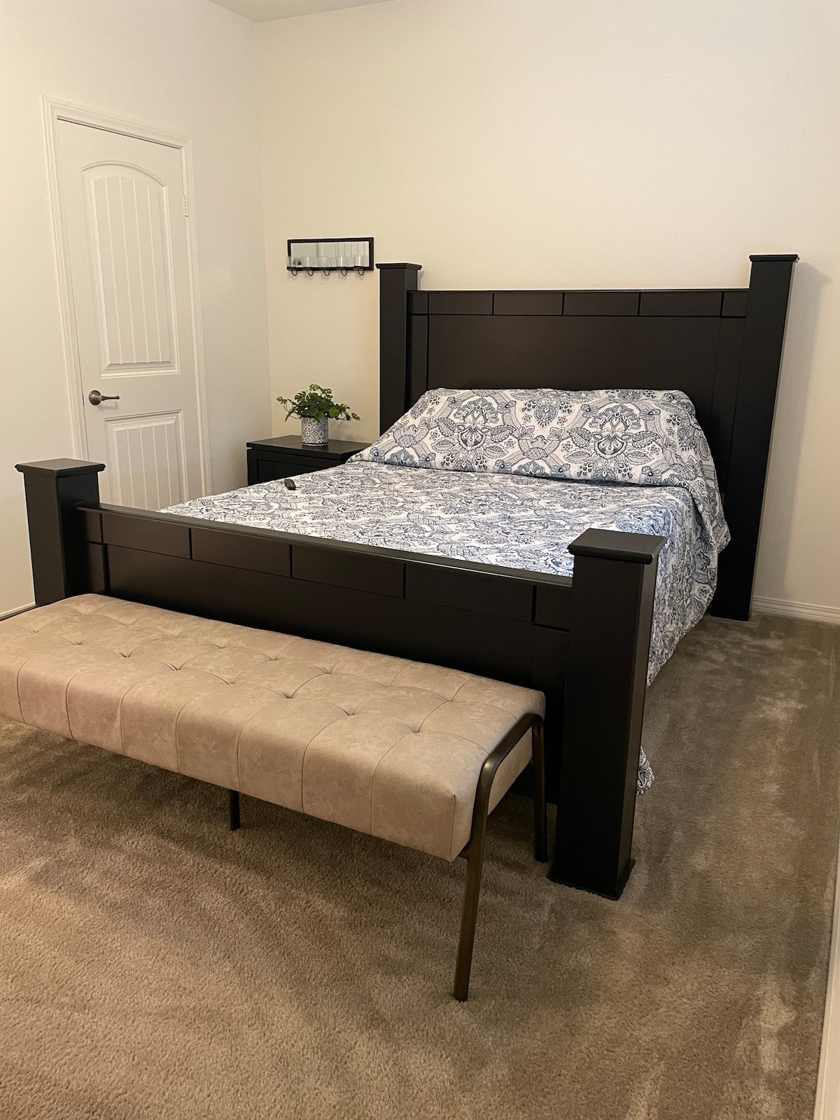 Annifern bedroom sale set