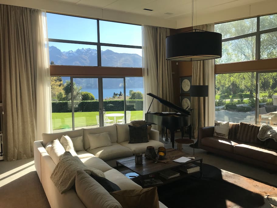 North Facing Lounge