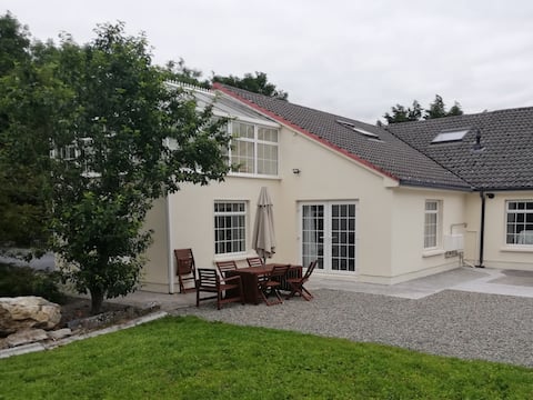 Butterfly - Spacious 3 Bed Lodge Near Lough Corrib