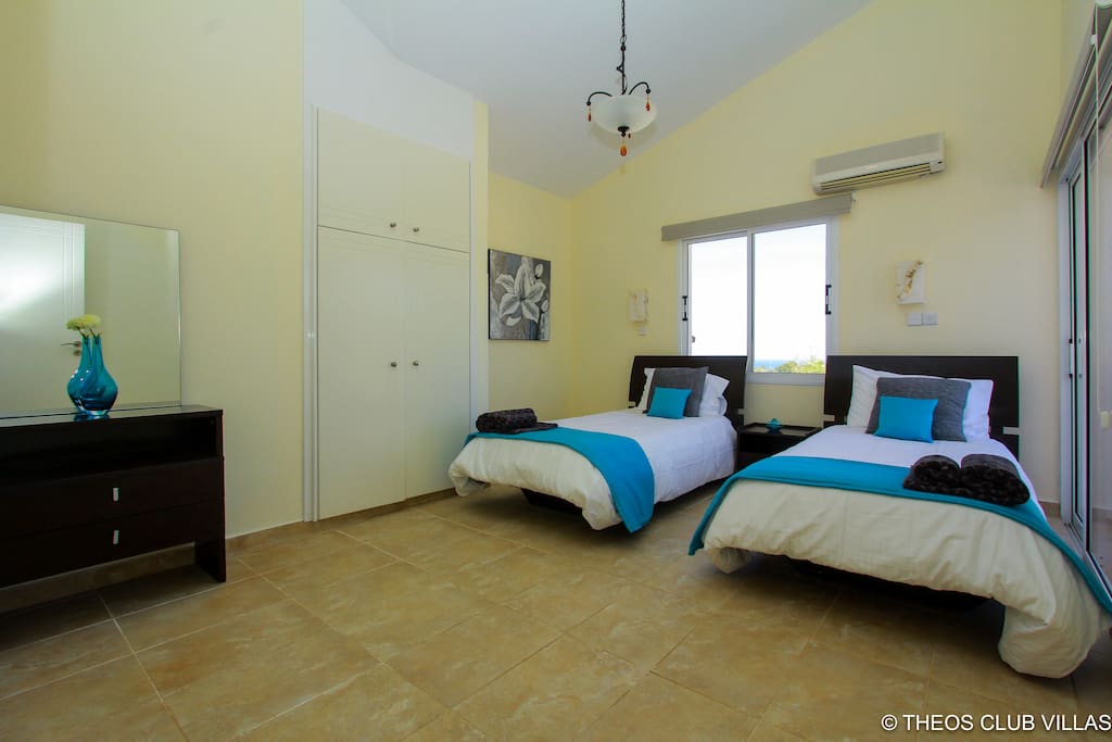 twin bedroom 1