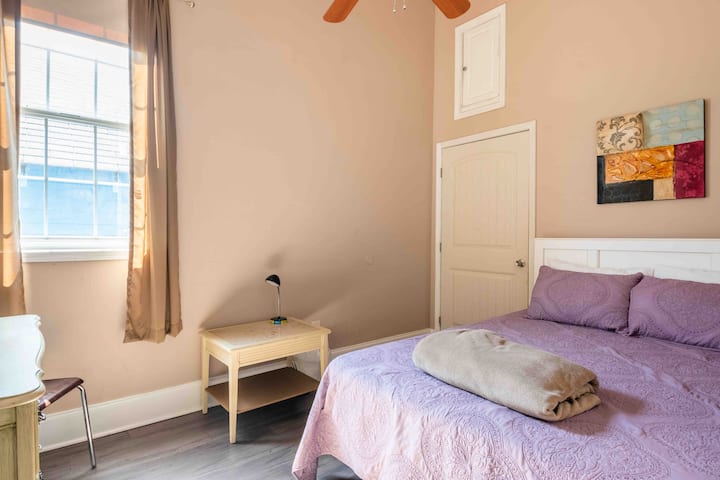Primeiro quarto de hóspedes na porta