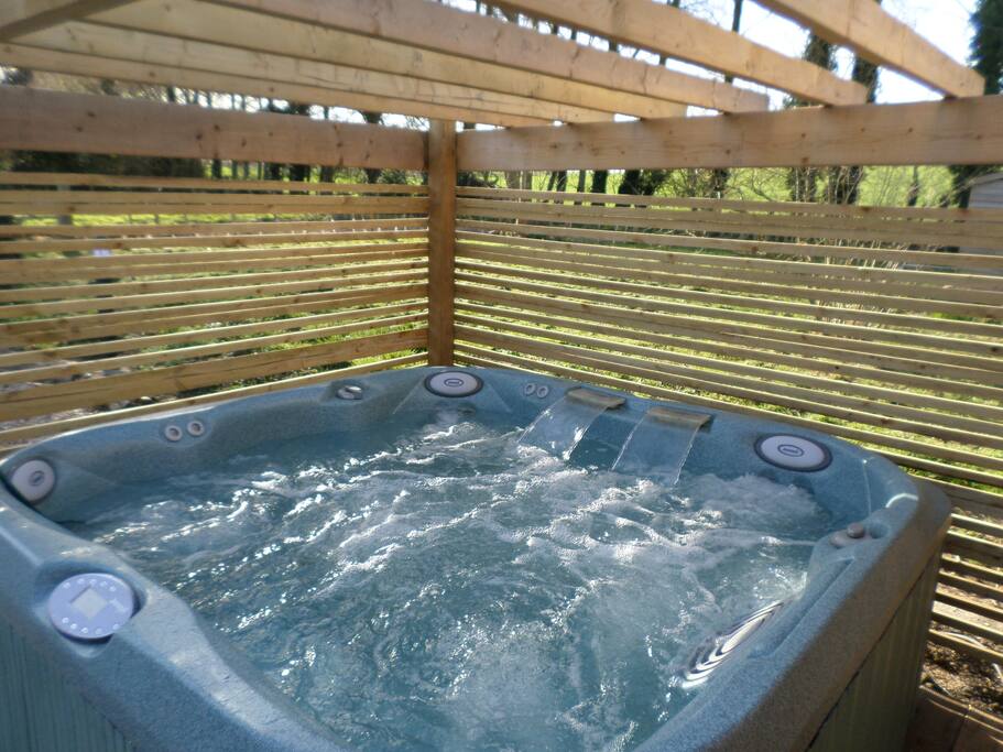 Hot tub